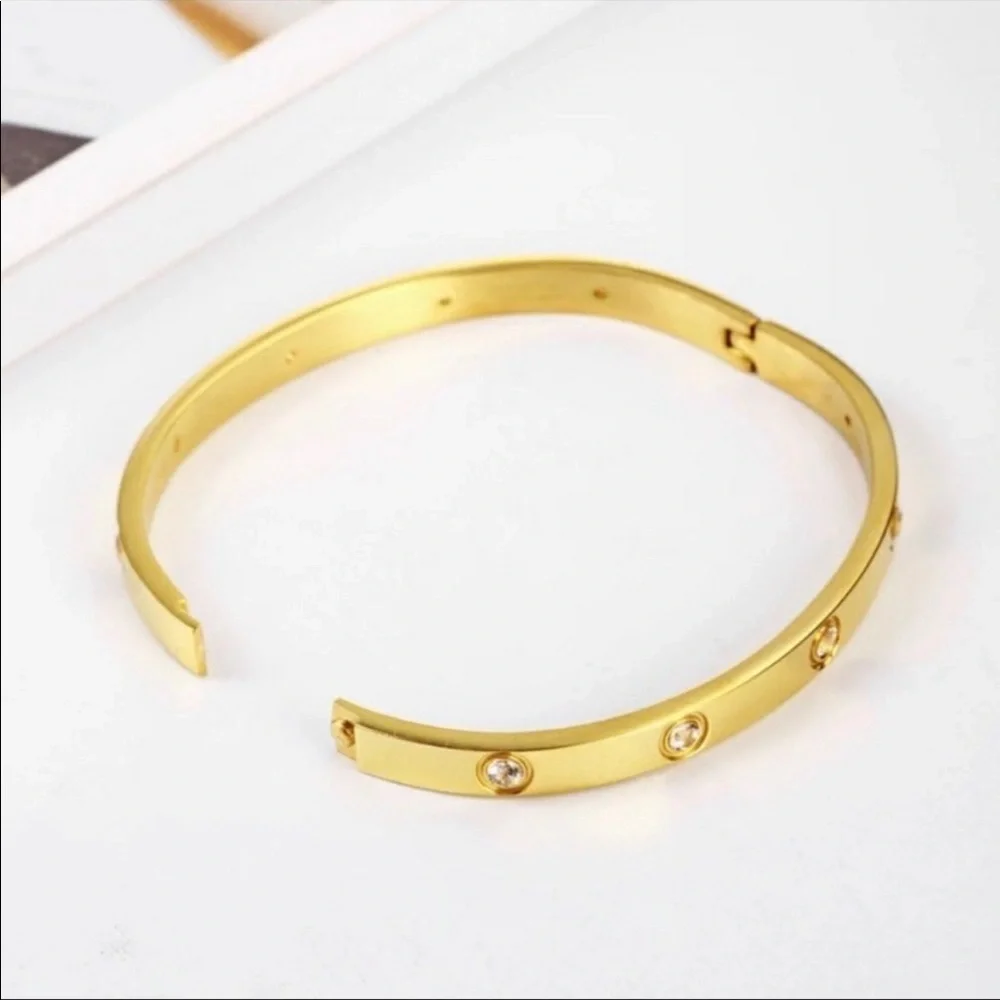 NEW GOLD ROUND DIAMOND BANGLE BRACELET - Picture 3 of 3